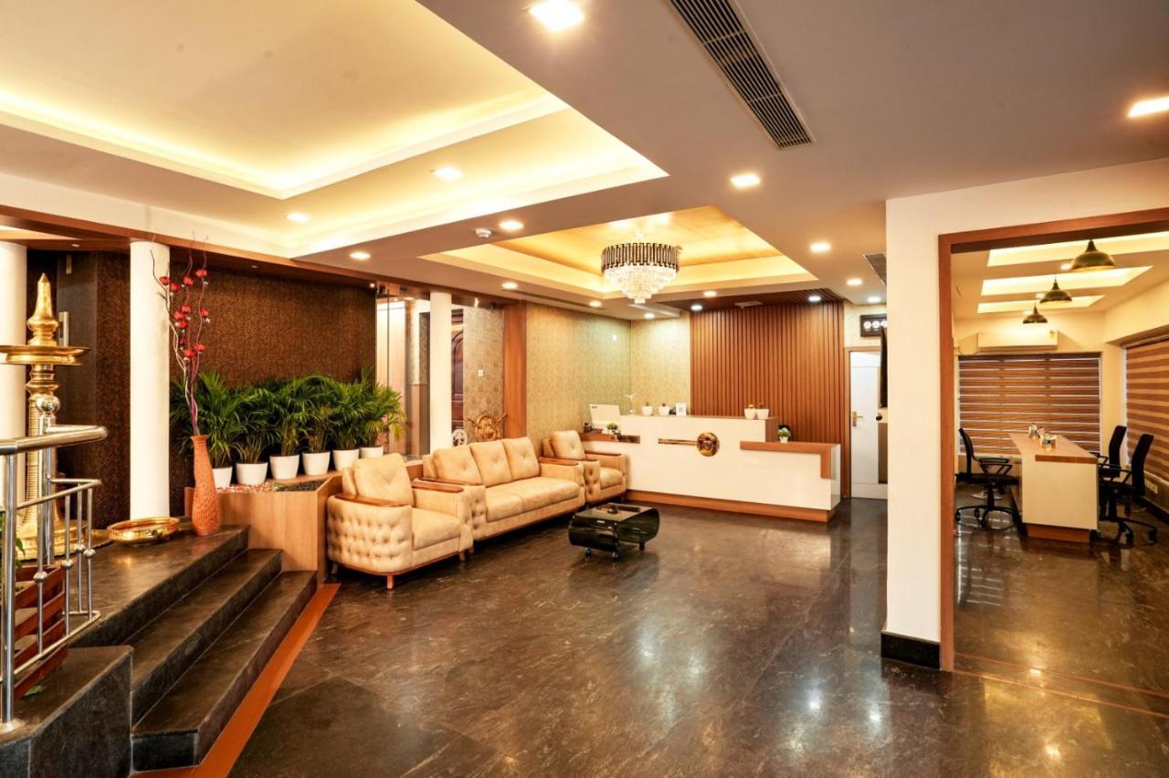 Empire Residency Hotel Тирувала Екстериор снимка